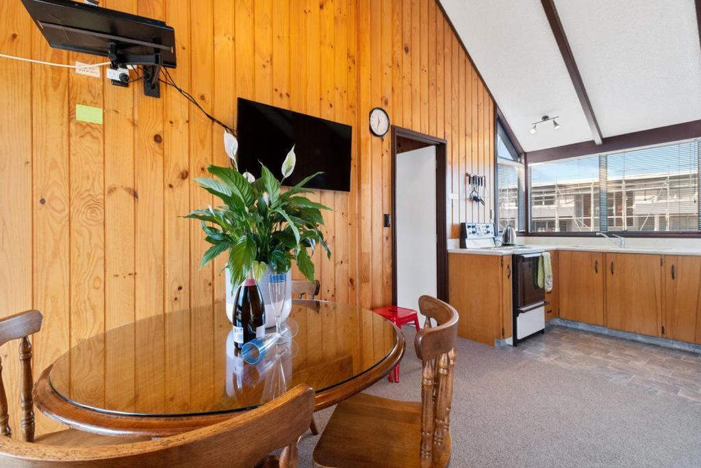 Downtown Mountview - Mt Maunganui Holiday Home Mount Maunganui Luaran gambar